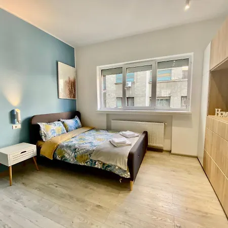 Sapphire In The Center Of Apartment *