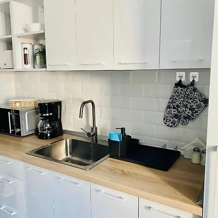 Sapphire In The Center Of Apartament