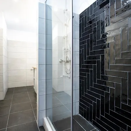 Sapphire In The Center Of Appartement *