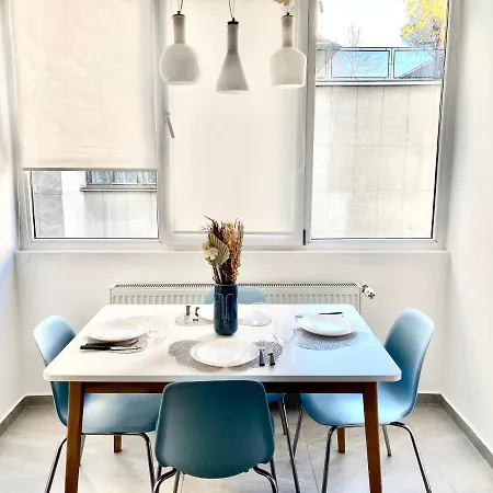 Sapphire In The Center Of Apartment *