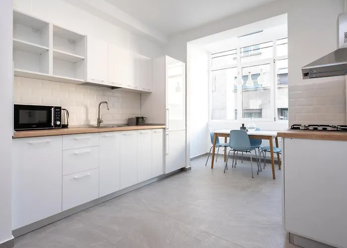 Sapphire In The Center Of *