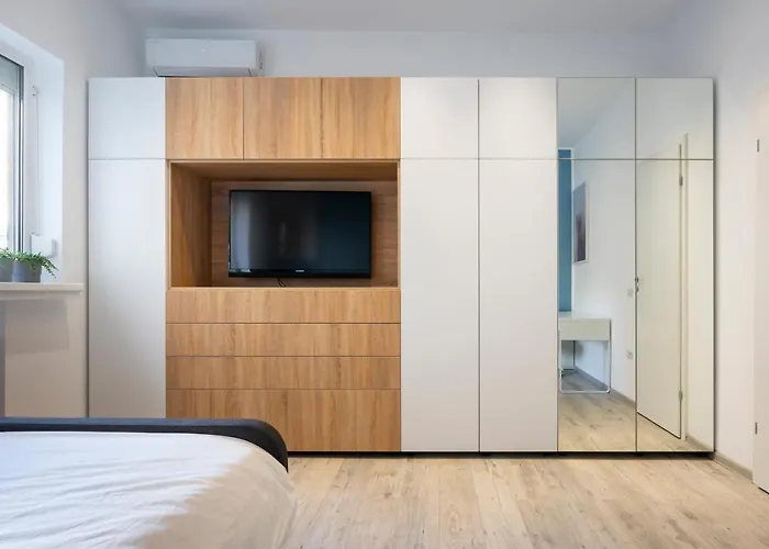 Sapphire In The Center Of Appartement