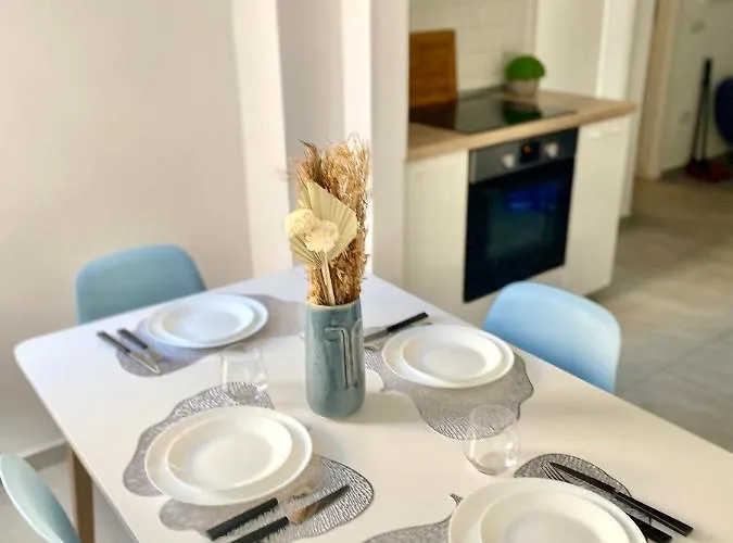 Sapphire In The Center Of Бухарест