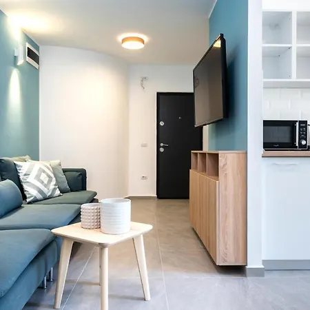 Sapphire In The Center Of Apartman